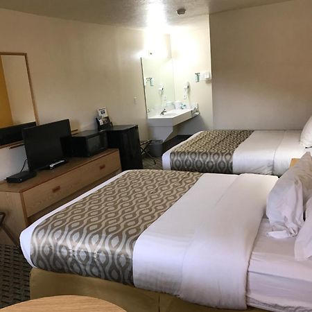 קנב Vermilion Inn מראה חיצוני תמונה