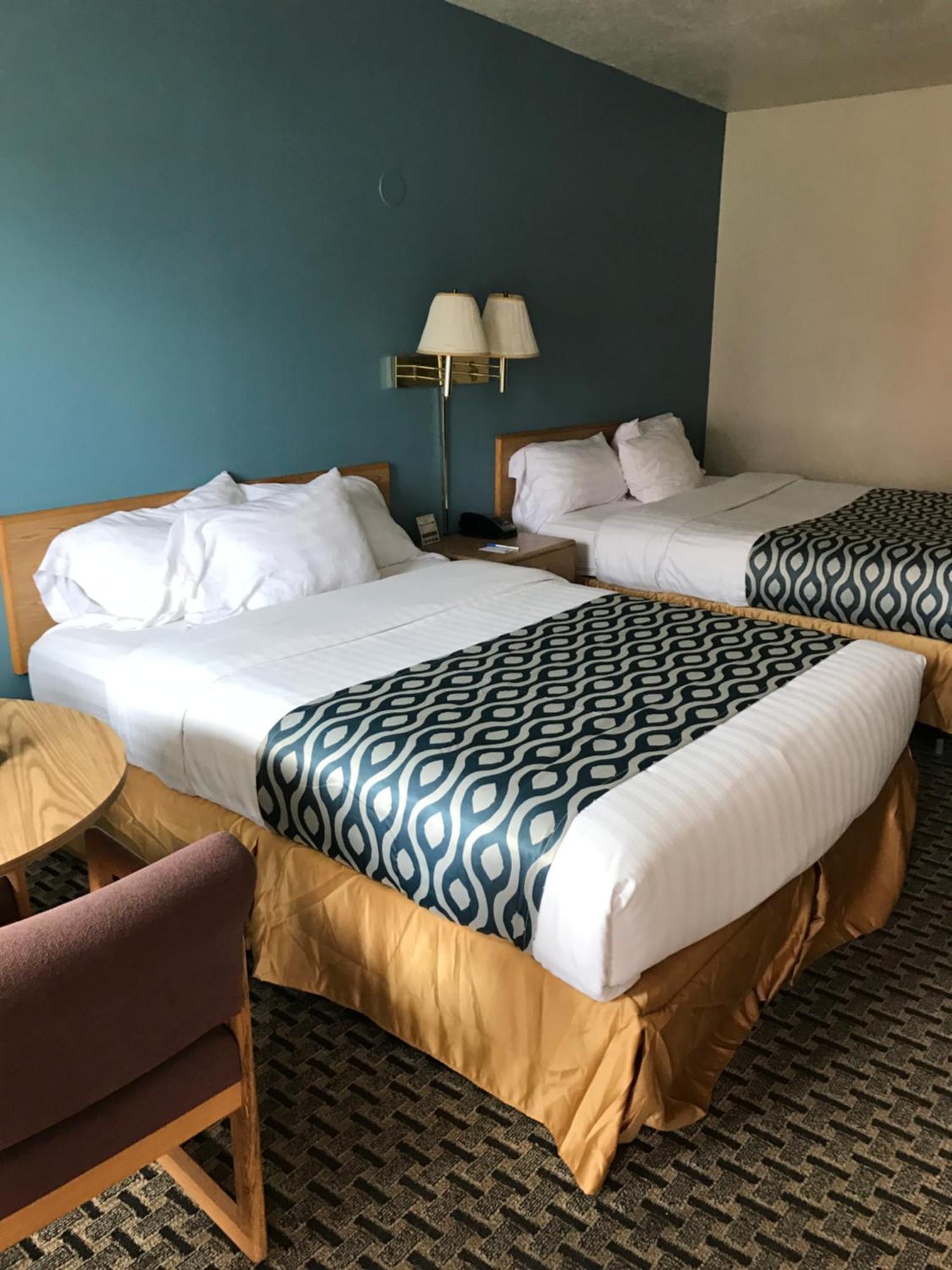 קנב Vermilion Inn מראה חיצוני תמונה
