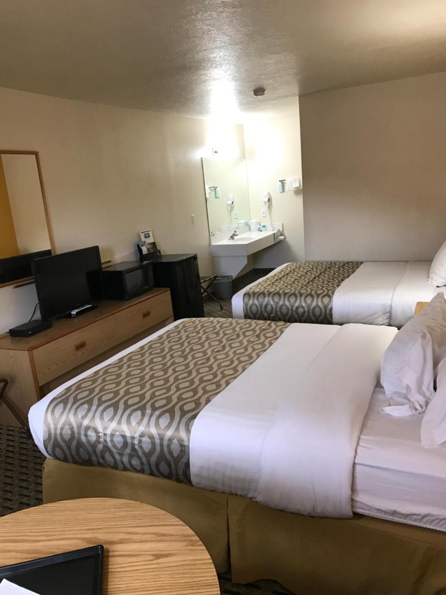 קנב Vermilion Inn מראה חיצוני תמונה